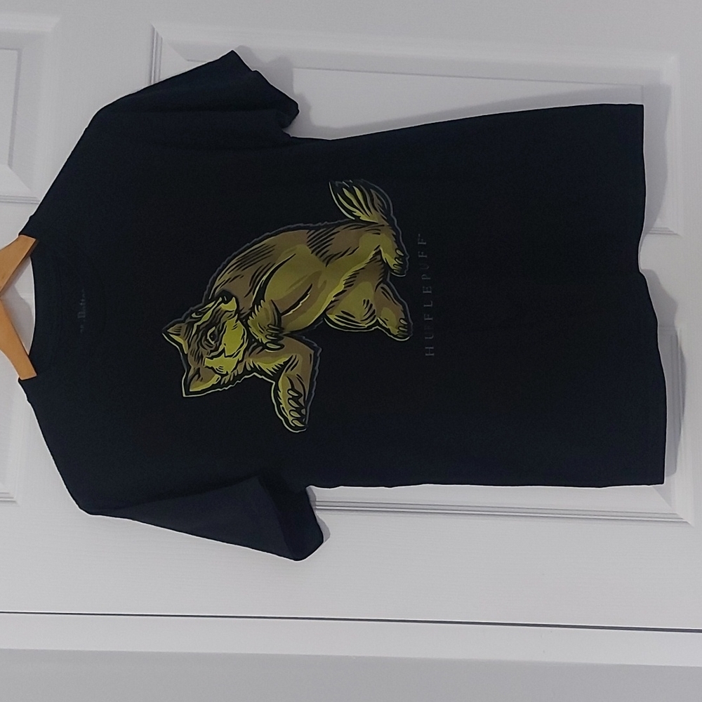Harry Potter Hufflepuff tshirt . Men's size small
